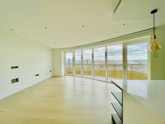 2 Bed Flat, Cascade Way, W12 - Photo 1