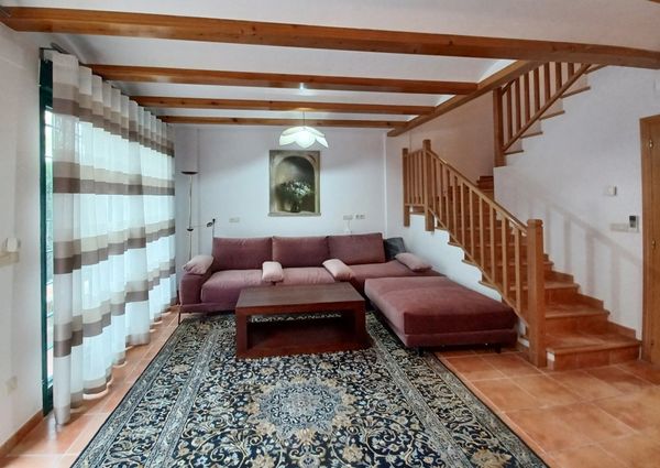 FOR RENT: SPACIOUS AND ELEGANT 4-BEDROOM BUNGALOW FOR LONG TERM