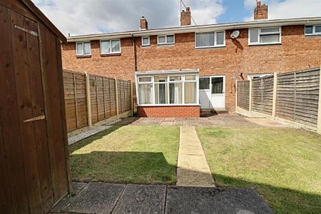 3 bedroom terraced house to rent - Photo 3