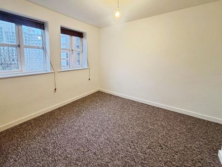3 bedroom flat to rent - Photo 5