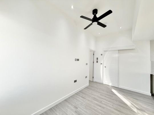 Studio to rent - Photo 1