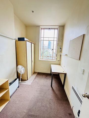 CITY CENTRE 3 BEDROOMS - Photo 3