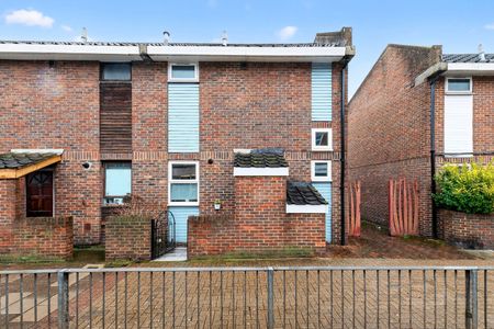 Garratt Lane, London, SW18 4SL - Photo 3