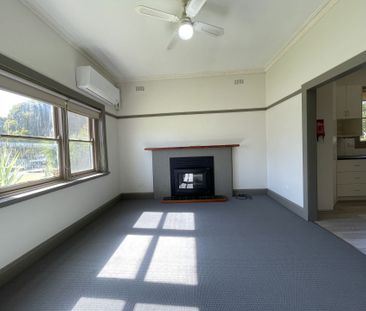 RENOVATED THREE BEDROOM HOME ! - Photo 1