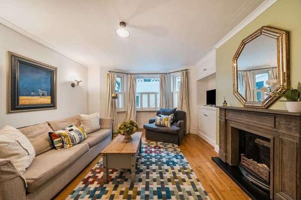 Comeragh Road, Barons Court, W14 - Photo 1