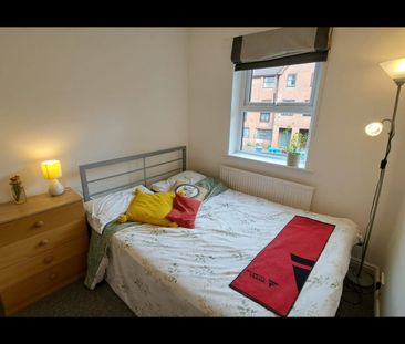 Room in a Shared Flat, Exeter Court, M20 - Photo 2