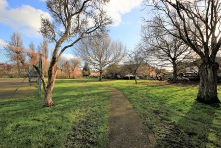 Hillfield Avenue, Colindale, NW9 - Photo 2