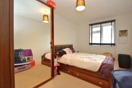 Minstrel Gardens, Surbiton, KT5 - Photo 2