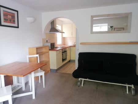 Studio to rent - Photo 3