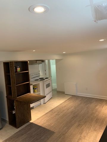 For Lease - 39 Winston Park Boulevard Unit# Bachelor, Toronto, Ontario - Photo 2