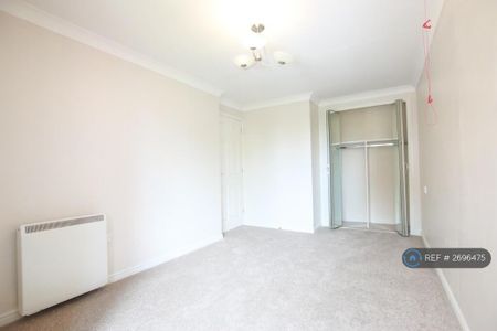 1 bedroom flat to rent - Photo 2