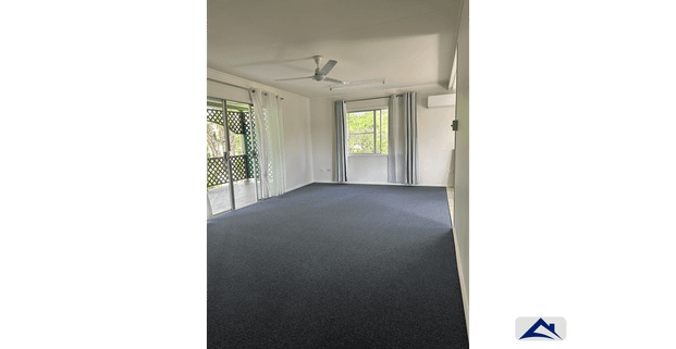 Private 3 bedroom, second floor duplex-style - Photo 1