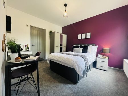 BEDROOM 1 LARGE DOUBLE ENSUITE - Photo 2