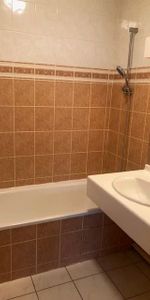 Location Appartement 2 pièces 44m² MONT DE MARSAN 40000 - Photo 4