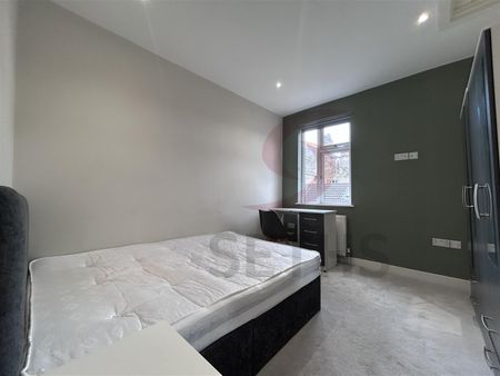 Glenfield Road, LE3, Leicester - Photo 3
