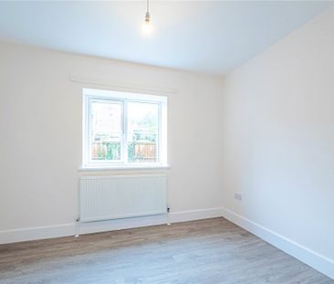 2 bed Upper Floor Flat for rent - Photo 5
