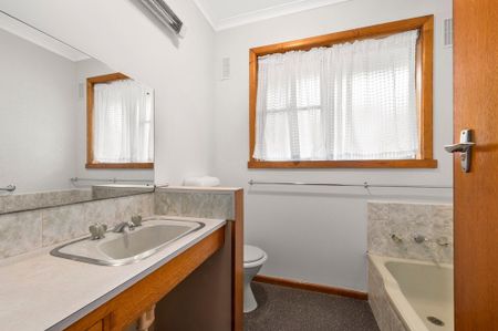 67 Victoria Crescent, Mont Albert - Photo 5