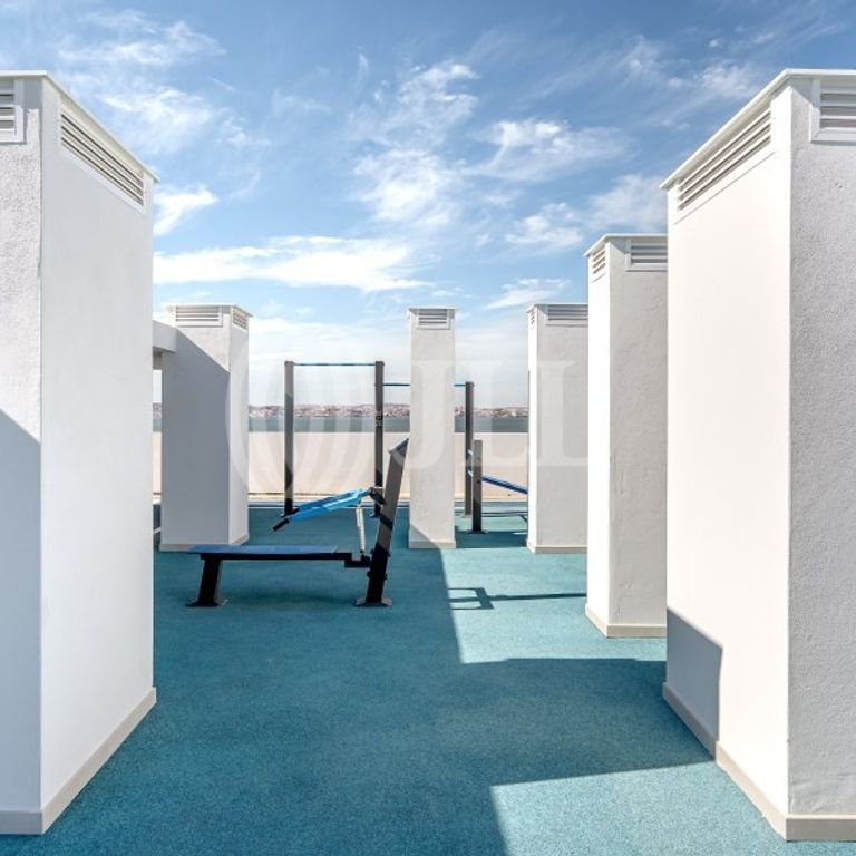 3 room luxury Apartment for rent in Barreiro, Distrito de Setúbal - Photo 1