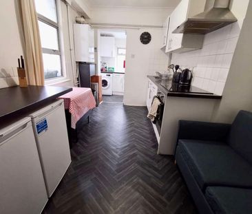 Rooms Available in Professional Houseshare on Harringay Road - Photo 5