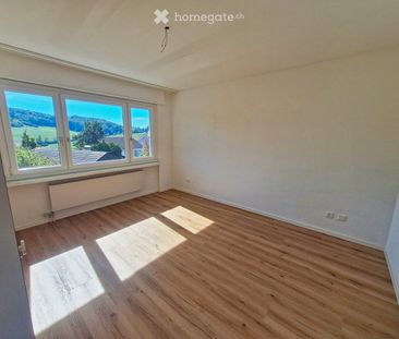 Frisch renovierte 5.5-Zimmer-Wohnung mit Weitblick, Balkon und Gart... - Foto 3