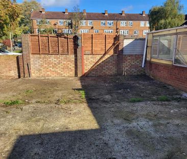 2 bedroom property to rent - Photo 3