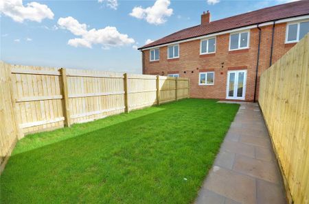 3 bedroom terraced house to rent - Photo 2