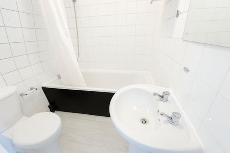 Room in a Shared Flat, Chalton St, NW1 - Photo 4