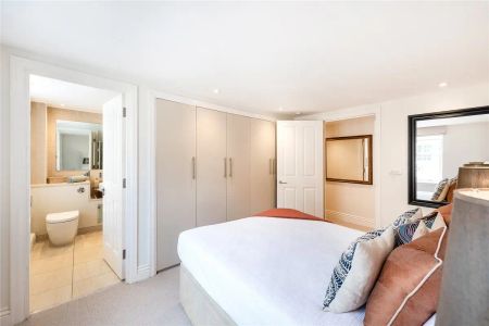 3 bedroom flat in 59 Davies Street - Photo 5