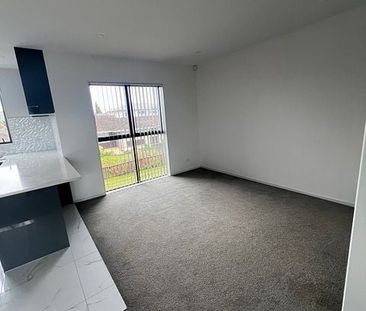 4 Bedrooms + Double Garage - Prime Location - Photo 1