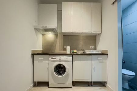 Carrer de Nàpols, Barcelona, Catalonia 08013 - Photo 4