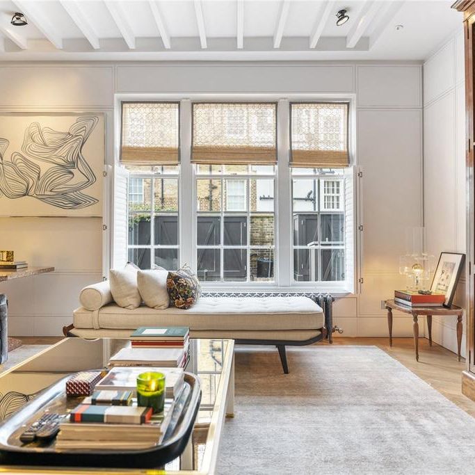 3 bedroom mews to rent - Photo 1