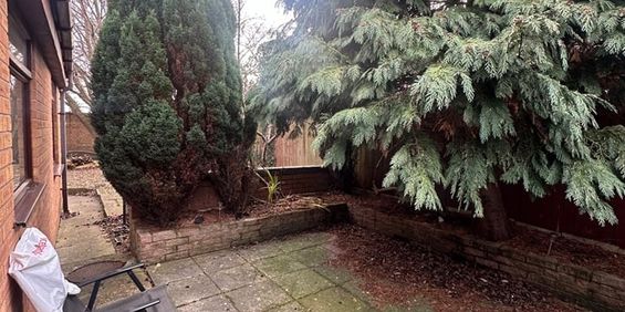 5 Bed End Terrace, Sandalwood Close, L6 - Photo 3