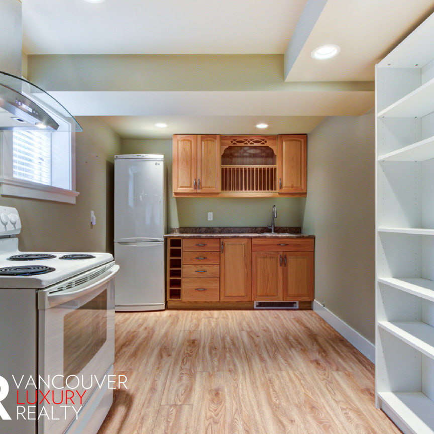 None in West Vancouver, BC - Photo 1