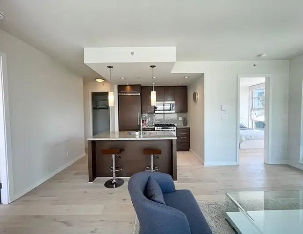 Prime Kitsilano Furnished 2.5 bedroom - All Utilities Included | 2528 Maple Street, Vancouver - Photo 1