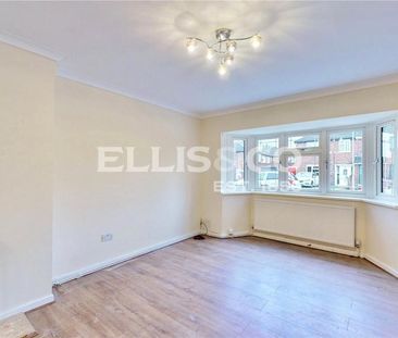 3 bedroom end of terrace house to rent - Photo 3