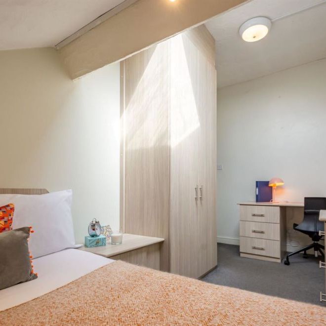 Hyde Park Road, Hyde Park, LS6 1AH - Photo 1