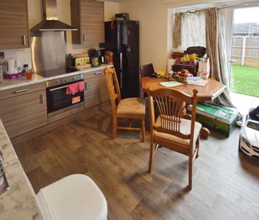 2 bedroom semi-detached house to rent - Photo 5