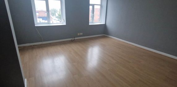 Price £850 pcm - Available Now - Unfurnished - Photo 2