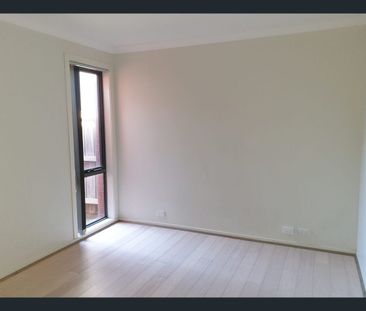 28 Narung Way, Wyndham Vale, Vic 3024 - Photo 2