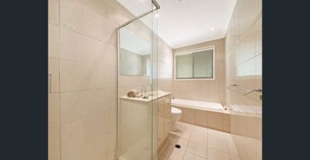 Family Sanctuary in Gymea Bay - Photo 4