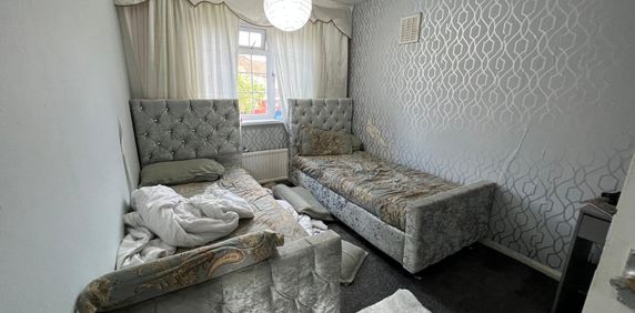 Reynolds Road, Hayes, UB4 9BX - Photo 2