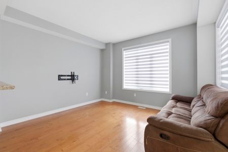 For Lease - 11 Mccartney Street, Toronto, Ontario - Photo 5