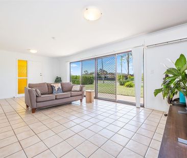 WALK TO SCHOOL & SHOPS - Photo 2