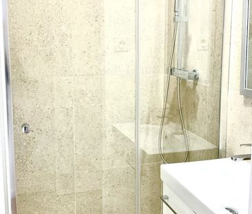 VINCENT ALLEGRE Roommate 4 Bedrooms at Toulon - Photo 3