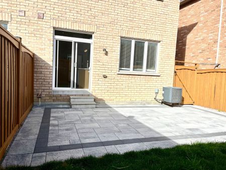 For Lease - 1261 Blencowe Crescent, Newmarket, Ontario - Photo 5