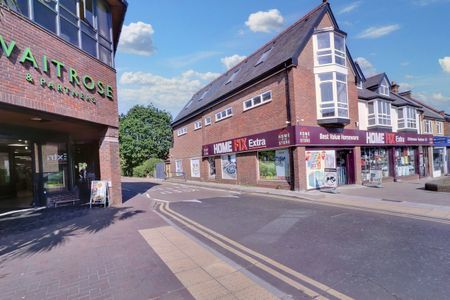 Flat 5, High Road, Harrow Weald, HA3 - Photo 3