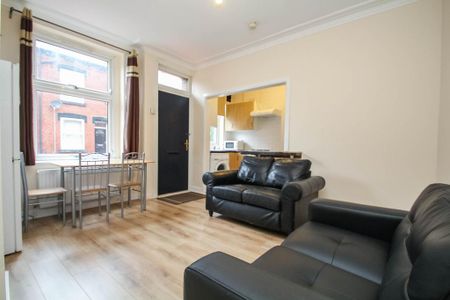 2 bedroom terraced house to rent - Photo 2
