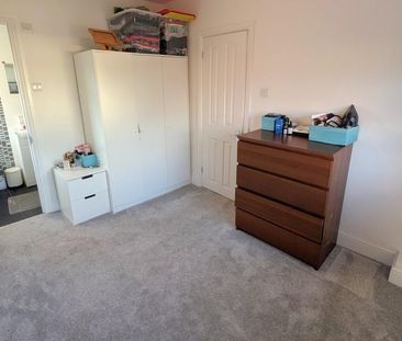 4 bedroom semi-detached house to rent - Photo 6