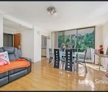 Convenient two-bedroom unit opposite Westfield - Photo 1