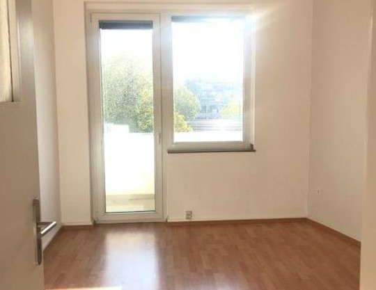 *** Zwischen Uni und Hauptbahnhof *** schöne 3 Raum Wohnung mit Küche und Sonnenbalkon - Foto 1